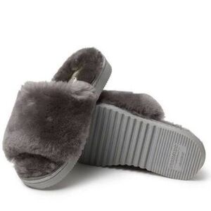 nwt Dearfoams Fireside Cozy Gray Shearling Slipper Cairns Fur Slip-on Slide Grey